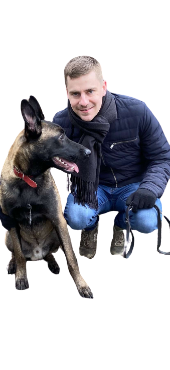 Thomas Descamps en compagnie de son chien, illustrant une ambiance conviviale